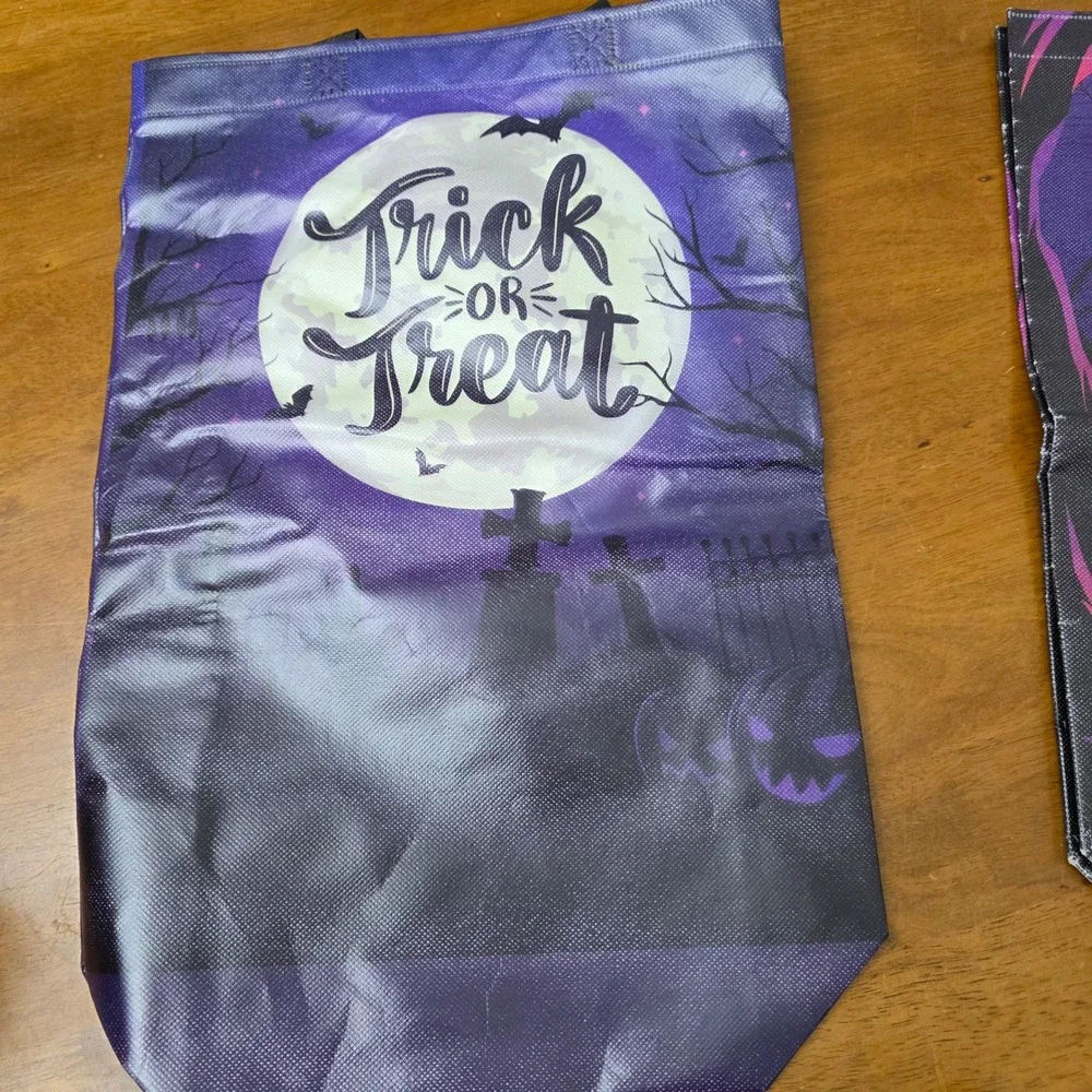 SET OF 4 Halloween Trick or Treat Bags Tote Purple‎ Holiday Party Favors